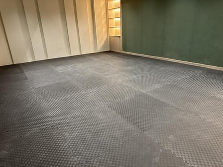 ارضيات نادي فوم