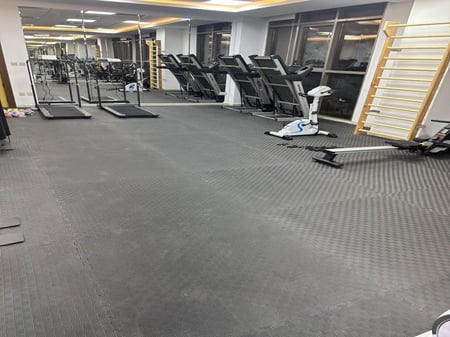 ارضيات نادي فوم