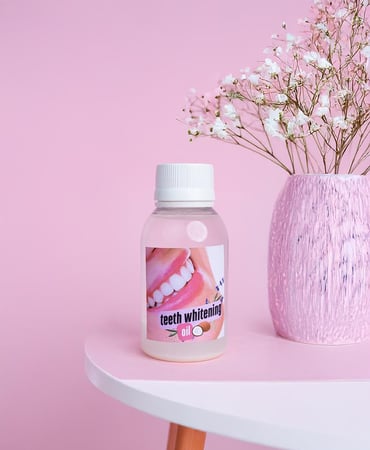 زيت جوز الهند للأسنان