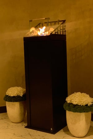 مدفاه عمودية ديكورية Free Standing Floor Indoor Outdoor Ethanol Fireplace