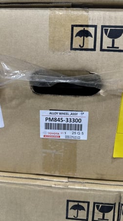 طقم جنوط كامري مقاس 16 مع الصواميل اصلي وكالة