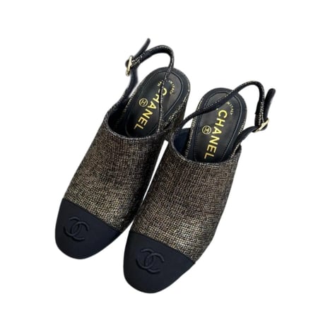 شانيل كعب عالي ميتاليك