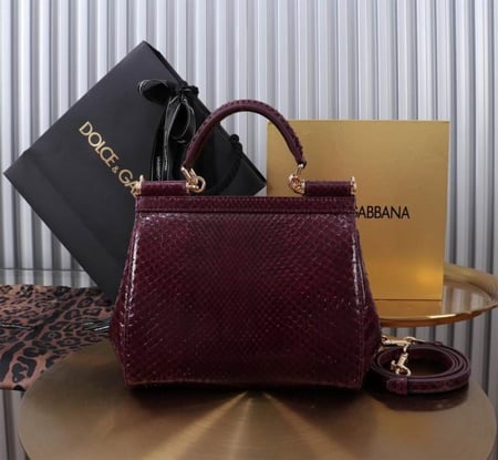 شنطة DG عنابية جلد ثعبان