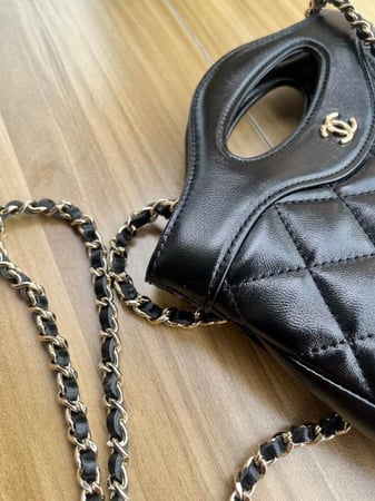 حقيبة يد فاخرة Chanel اسود