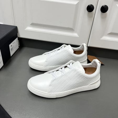 حذاء زينيا تربل ستيتش أبيض