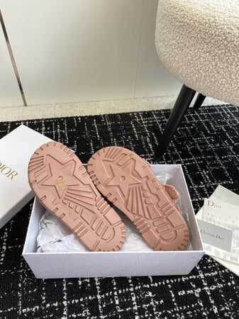 ديور صندل وردي