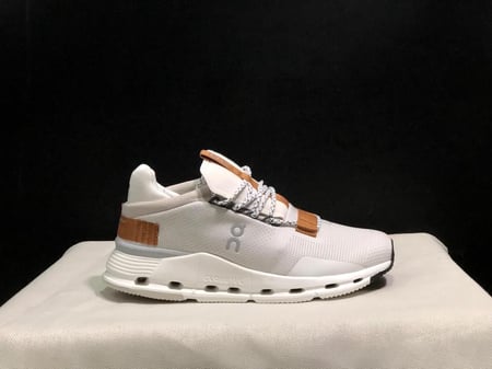 اون رانينغ كلاود نوفا ابيض وبني