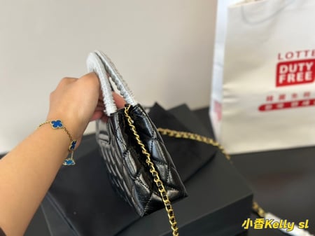 شنطة شانيل جلد أسود