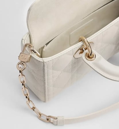 شنطة ديور أبيض راقي