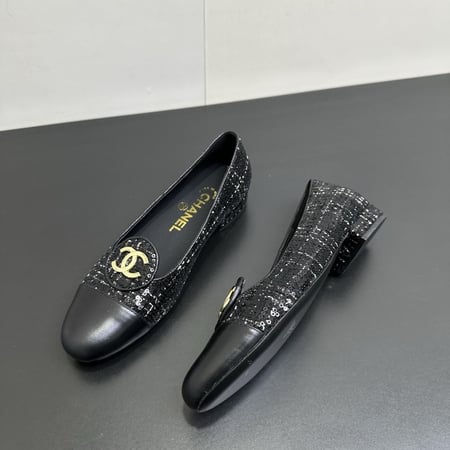 فلات شانيل أسود فخم