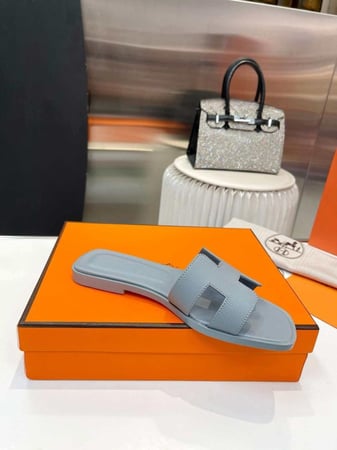 صندل ايرميز ازرق فاتح ساحر