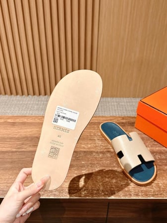 ايرميز صندل بيج عصري