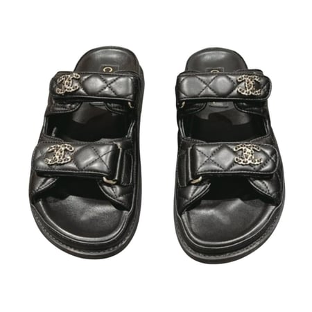 شانيل صندل اسود