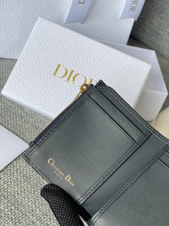 محفظة ديور أسود  سواقيو