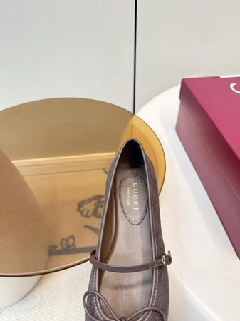 حذاء باليرينا قوتشي بني