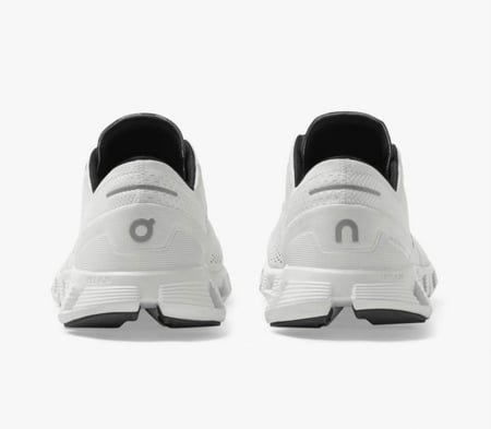 حذاء-اون-رانينغ-كلاود-اكس-ابيض-سواقيو