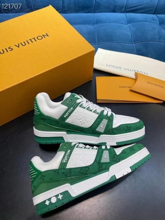 حذاء لويس فيتون ترينر ابيض و اخضر من متجر أحذية سواقيو