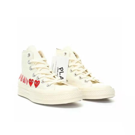 حذاء كونفرس أبيض سواقيو