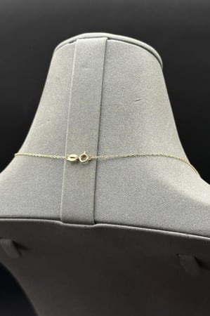 عقد مجدول نازل ذهب صافي ايطالي عيار 18 وزن من 1.8 الى 1.9 جرام