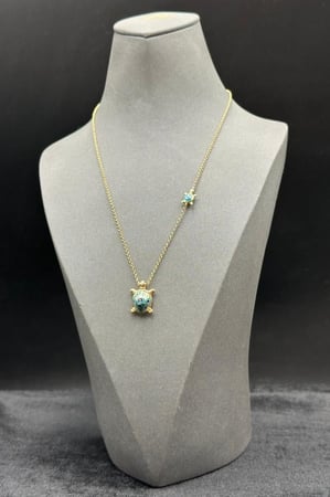 عقد السلحفاة ذهب ملون ايطالي عيار 18 وزن 8.1 جرام