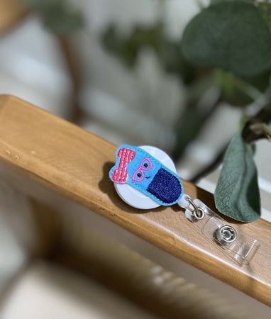 حامل بطاقه صيدله