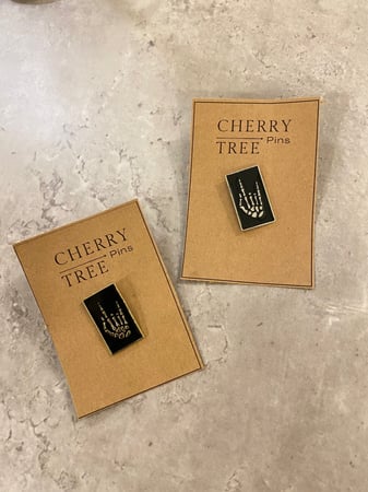 عظام يد اسود