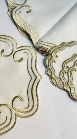 مفارش سفره ذهبية فخمة بالتطريز