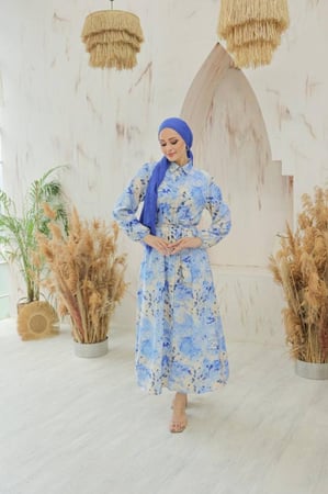 بتصميم قميص مع حزام