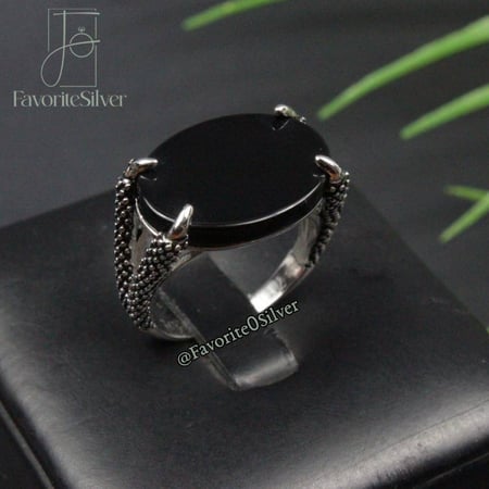 خاتم فضة ملكي منقوش