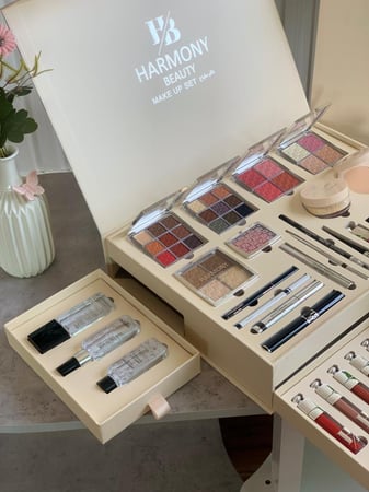 بوكس مكياج هارموني بيوتي طقم متكامل 3ادروج