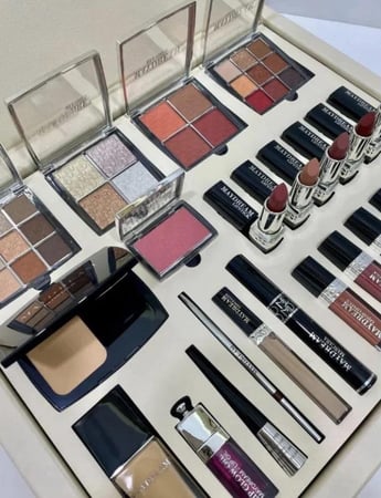 بكج مكياج MAYDREAM مع الهايفو المنزلي