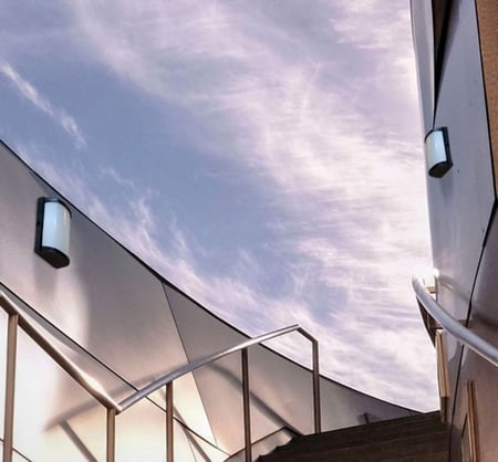 انارة جدارية 1023 جرم اسود المنيوم روسلين