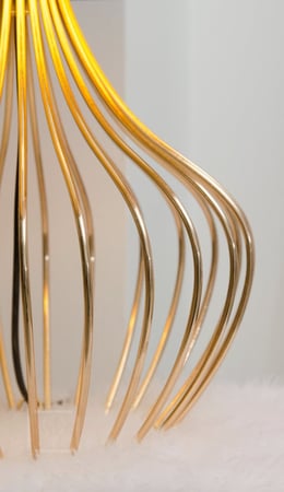 ابجورة طاولة ذهبي باسود ايثان Ethan من روسلين