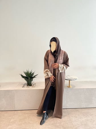 عباية شتوية كريب، وفرو