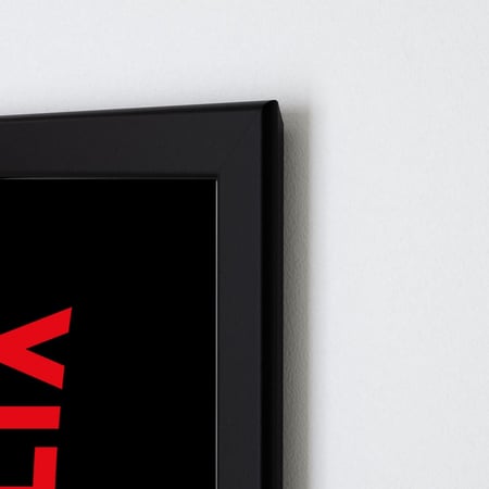 لوحة جدارية فنية Netflix نتفليكس برواز ابيض ، اسود