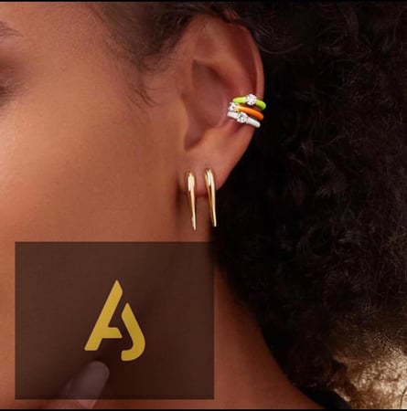 حلق لآعلى الآذن  لايحتاج لخرم "قطعة واحدة"