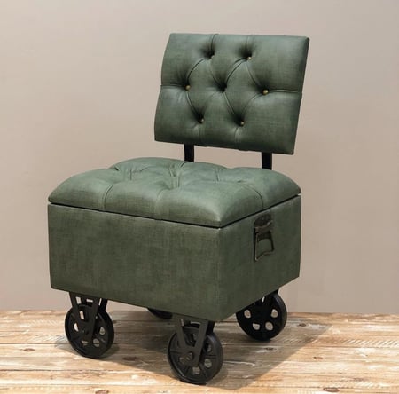 كرسي جلد ارجل كفرات حديد