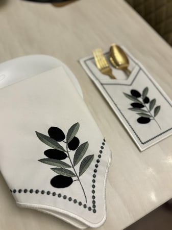 طقم حامل ملاعق ومنديل