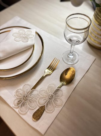 طقم دانتيل ورده