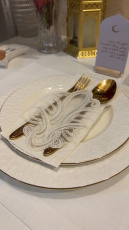 طقم مفارش طاوله طعام 6 اشخاص