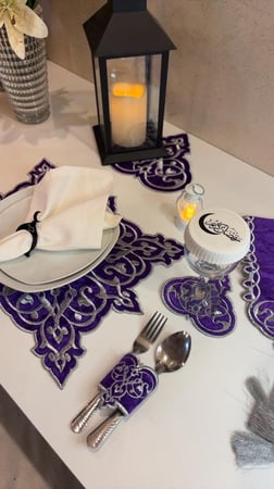 طقم 6اشخاص مخمل تطريز فضي