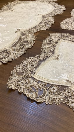 طقم دانتيل  لطاوله المجلس