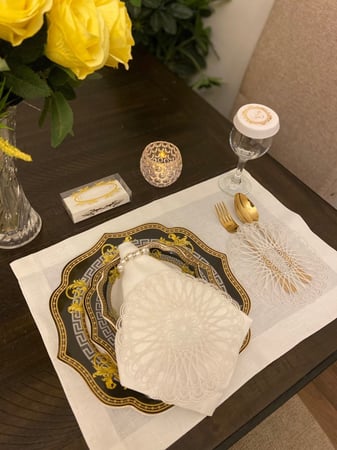 طقم مفرش دانتيل لطاوله  الطعام