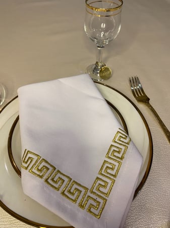 مناديل فرزاتشي لون ابيض