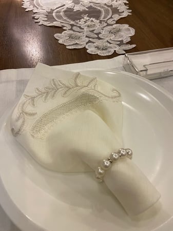 طقم مفارش دانتيل لطاولة الطعام