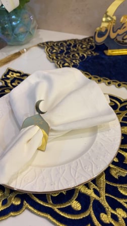 طقم مفارش كحلي بذهبي