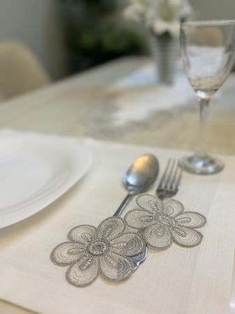 مفرش صحن دانتيل رمادي