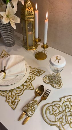 طقم مفارش مخمل تطريز