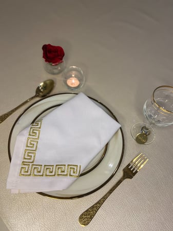 مناديل فرزاتشي لون ابيض