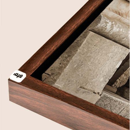 لوحة جدارية كانفس تصور خيل يقف داخل قلعة بتدرجات البني البيج والاسود